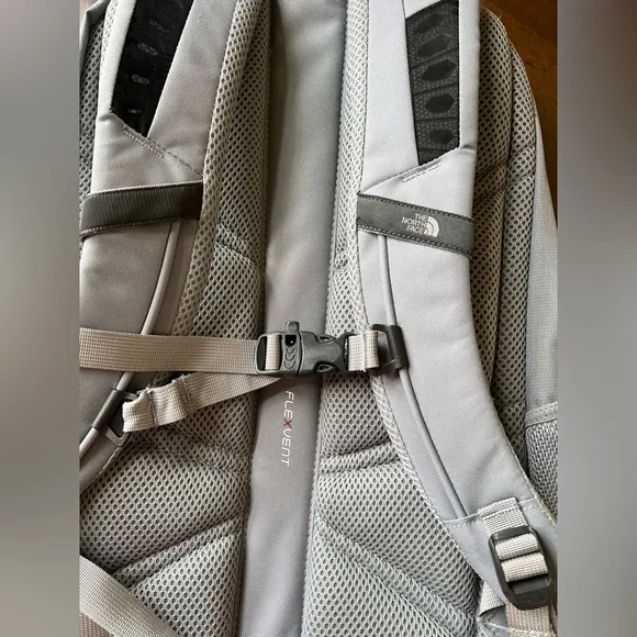 like a new The North Face Gray connector Athletic Backpack with Padded Straps